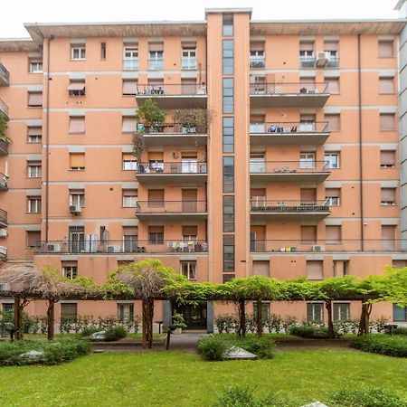 Housmart Milazzo 5 Apartment Bologna Bagian luar foto