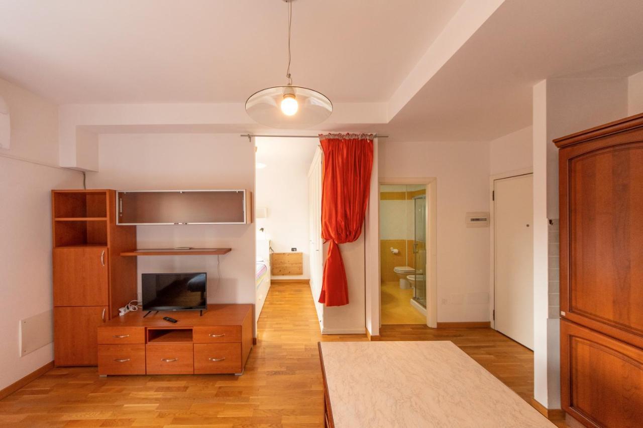 Housmart Milazzo 5 Apartment Bologna Bagian luar foto